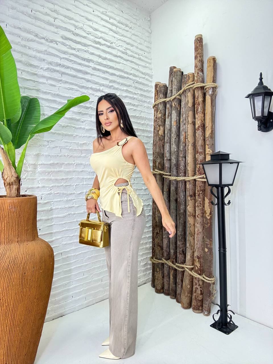 (MDB) BLUSA OMBRO UNICO COM AMARRAÇÃO LATERAL DET. FIVELA