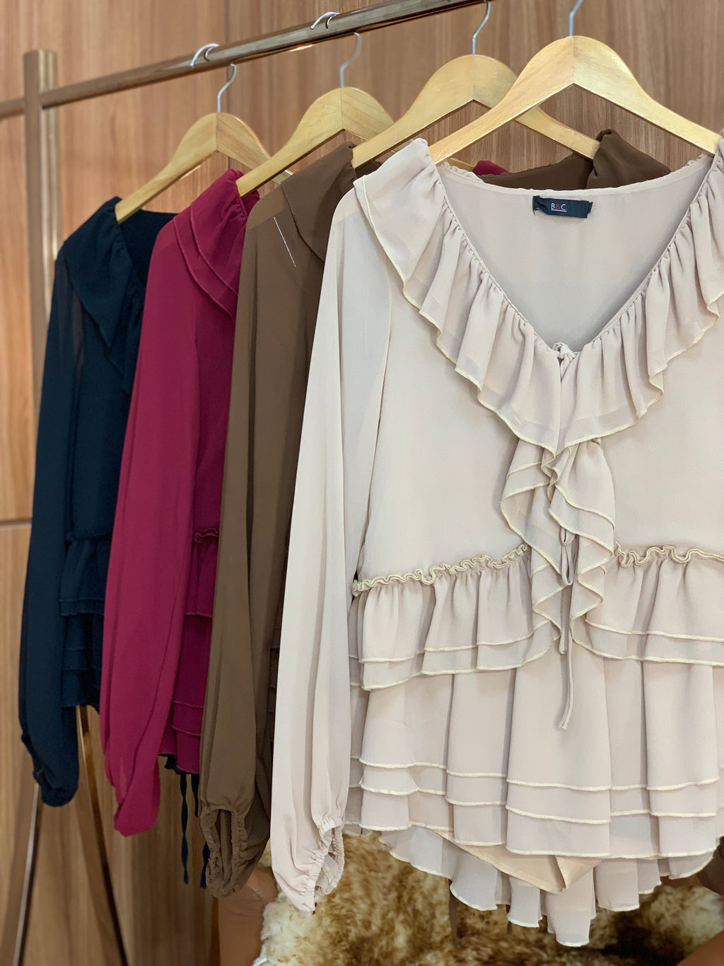 (BLN) CONJUNTO SHORT SAIA + BLUSA MANGA LONGA BABADO