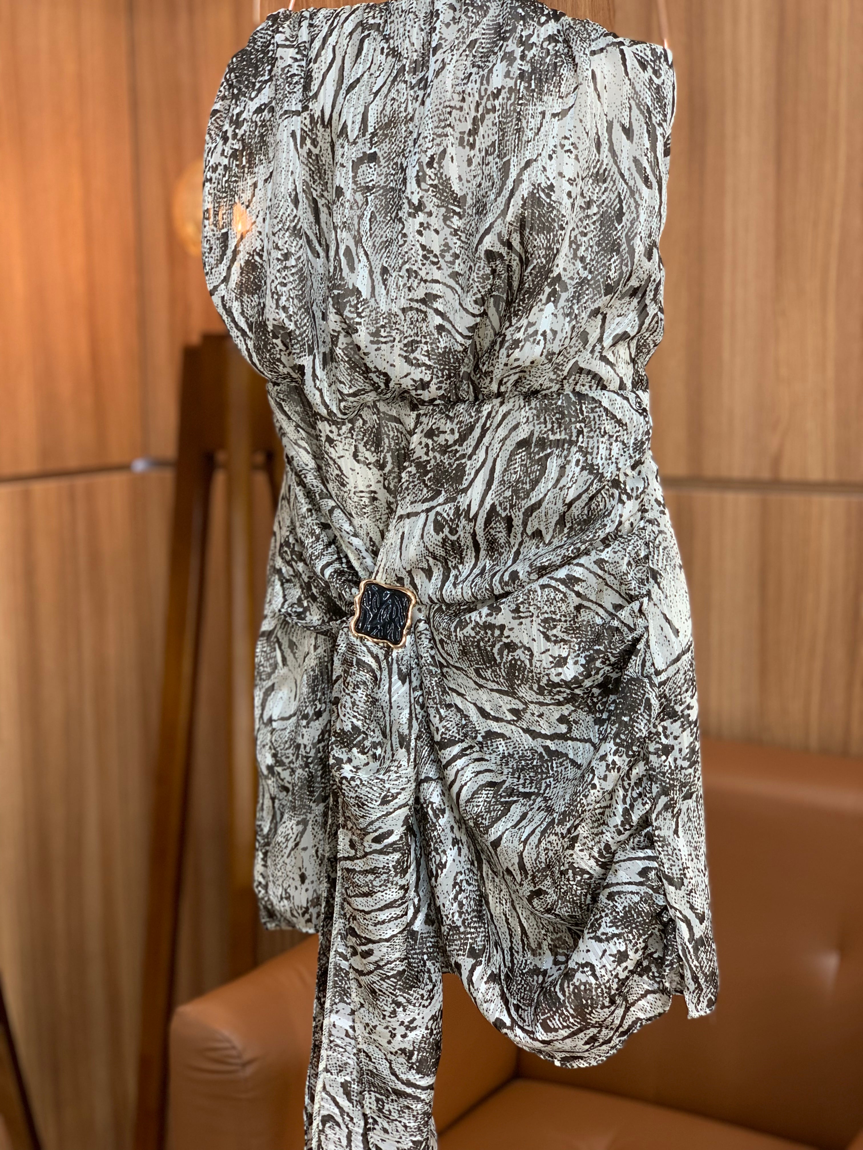 (M.K) VESTIDO TOMARA QUE CAIA DET. PEDRARIA