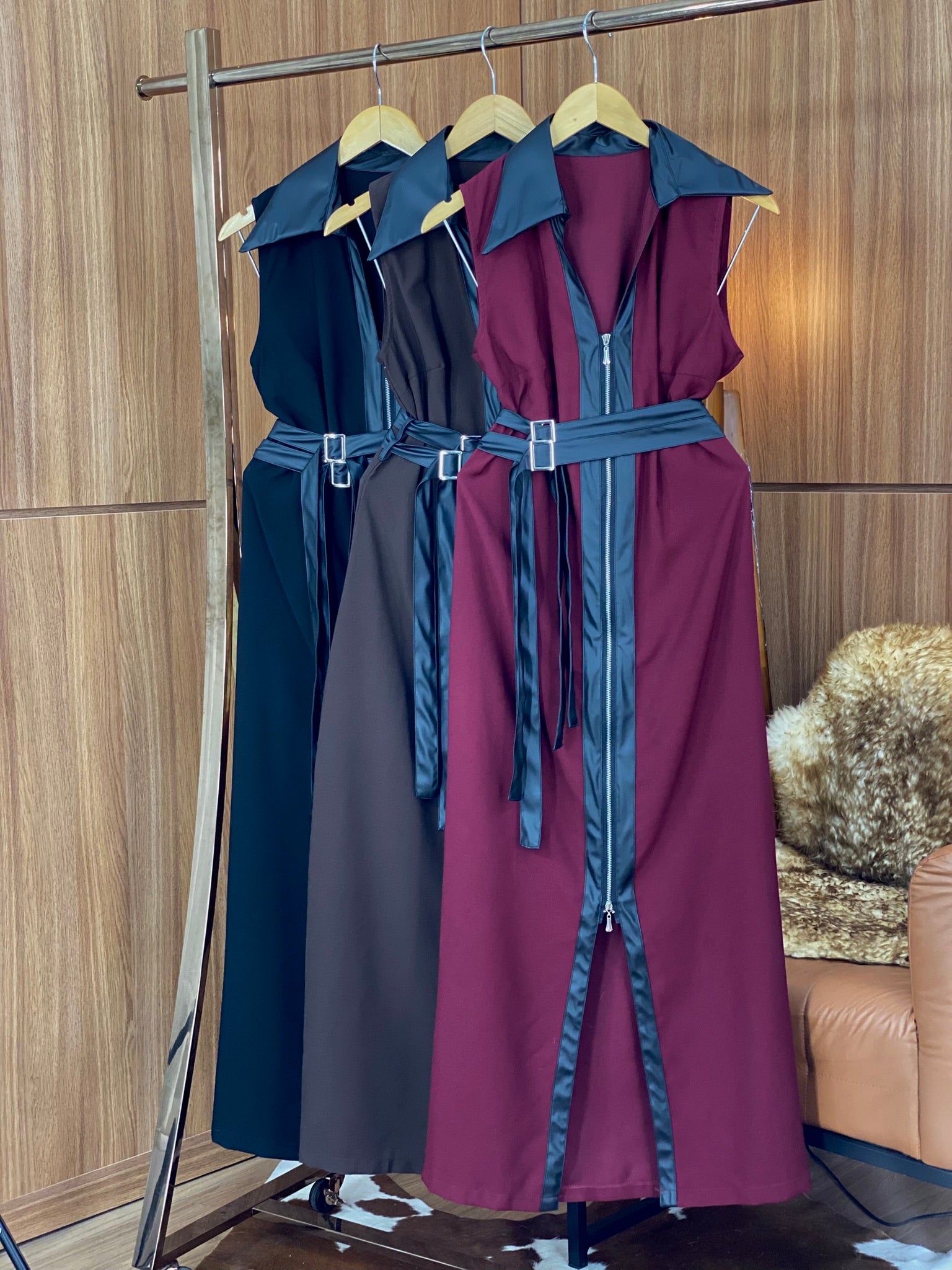 (DRJ) VESTIDO LONGO DET EM NAPA ZIPER FRONTAL