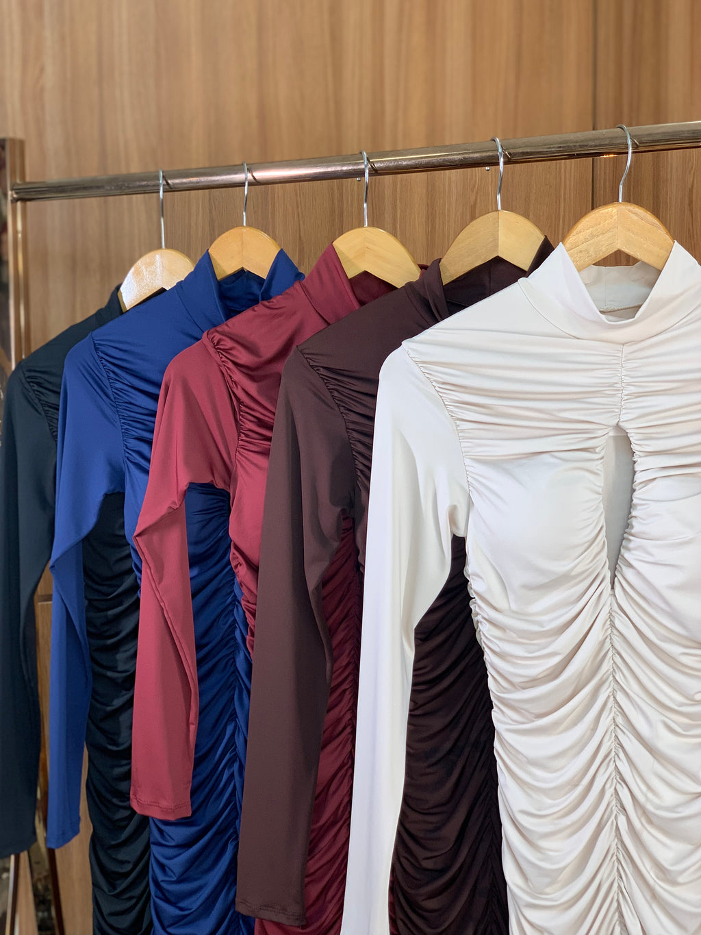 (CBQ) VESTIDO MALHA VAZADO FRANZIDO