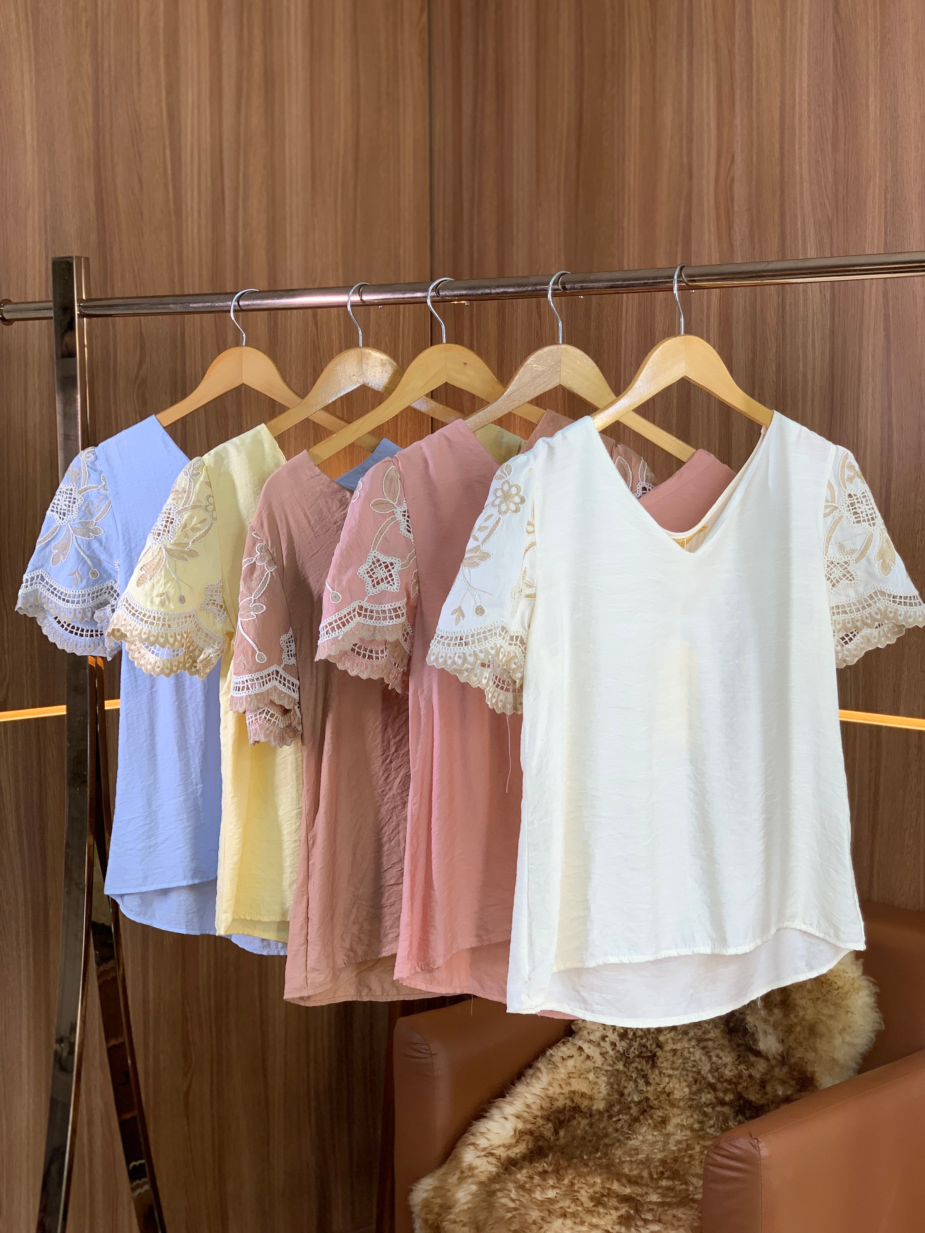 (MS) BLUSA BORDADO NA MANGA