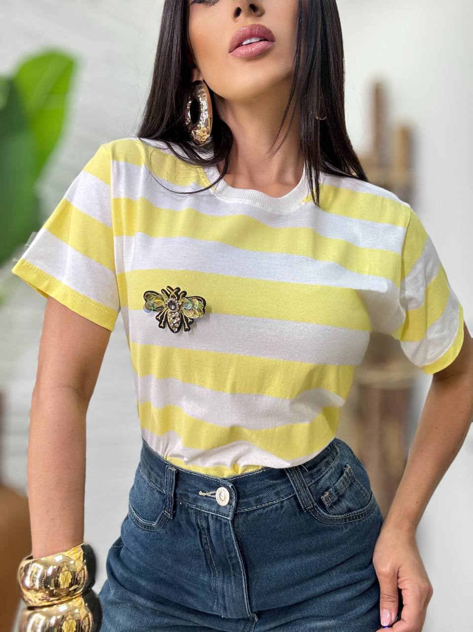(PTP)T-SHIRT LISTRA  APLIQUE ABELHA