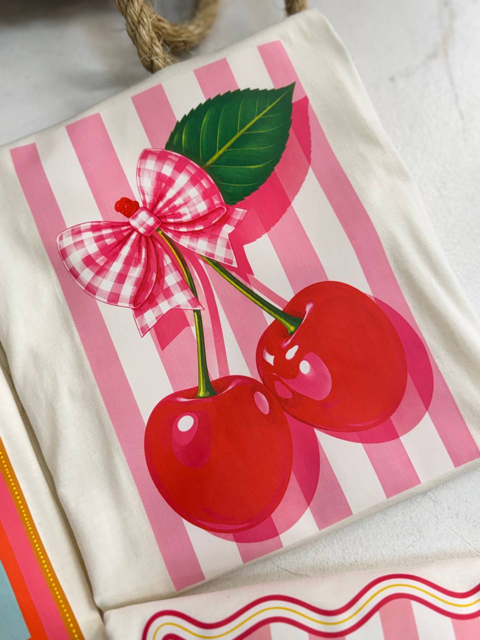 (MNA) T- SHIRT LAÇO CEREJA