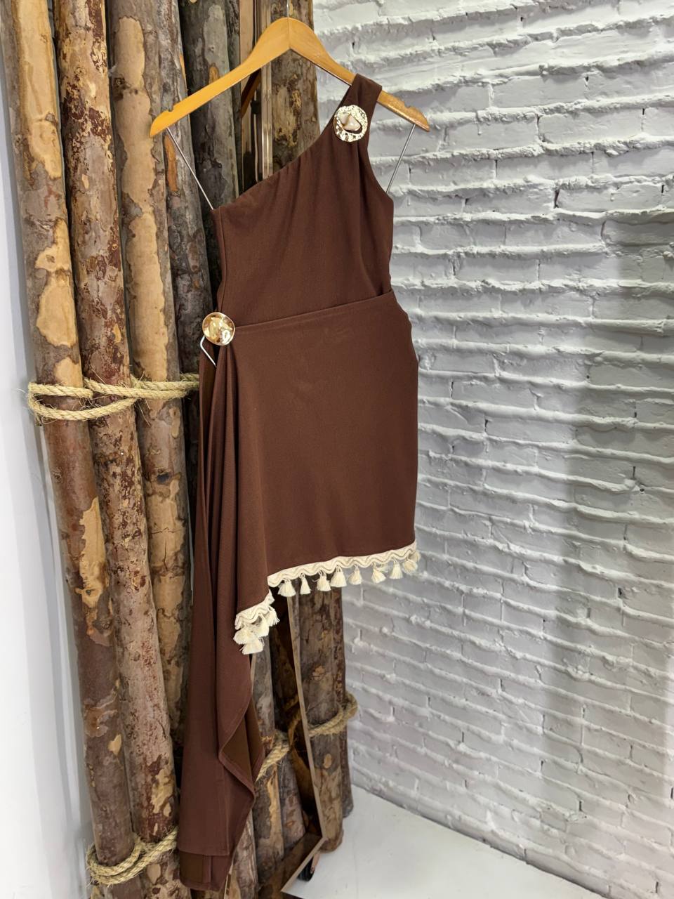 (ZAY) CONJUNTO SAIA TASEL +BODY LADO UNICO DET. METAL
