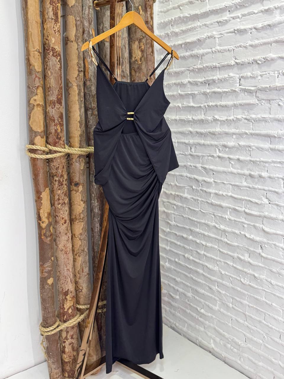 (ZAY) CONJUNTO SAIA LONGA + BLUSA ALÇA DET. EM METAL