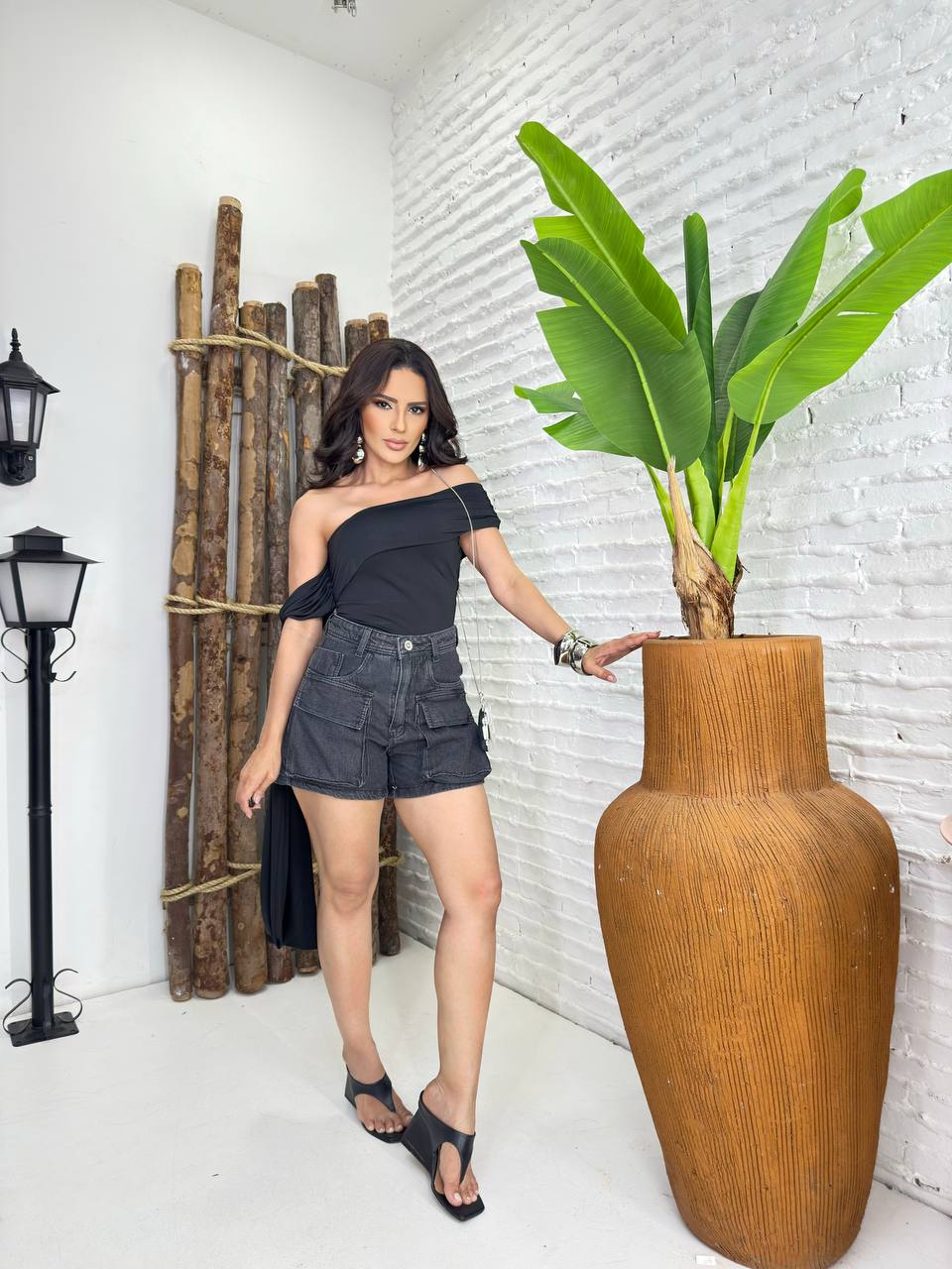 (STJ) SHORT JEANS COM BOLSO FRONTAL