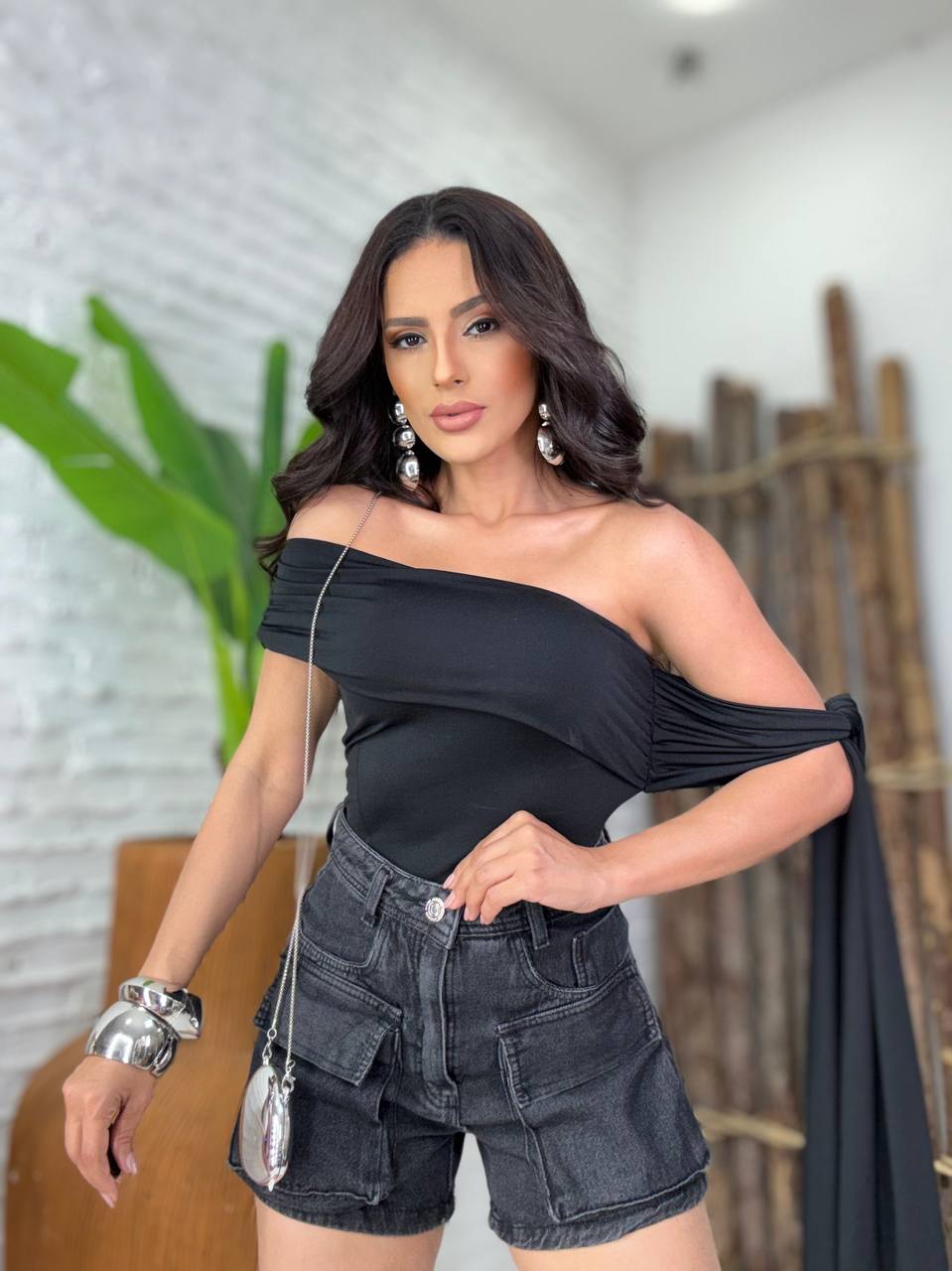 (STJ) SHORT JEANS COM BOLSO FRONTAL