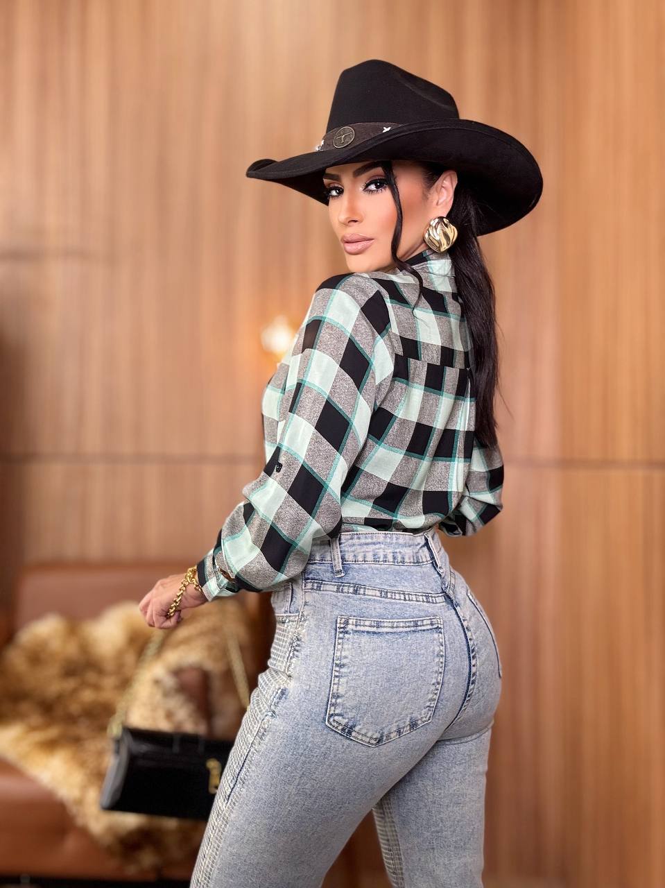 (TPC) CALÇA JEANS ESCAMADA