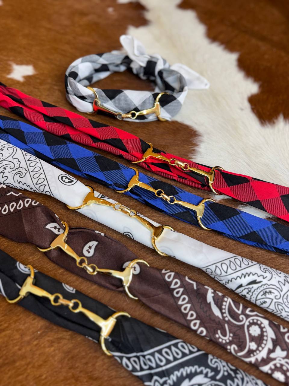 (FJM) BANDANA C/DET METAL XADREZ