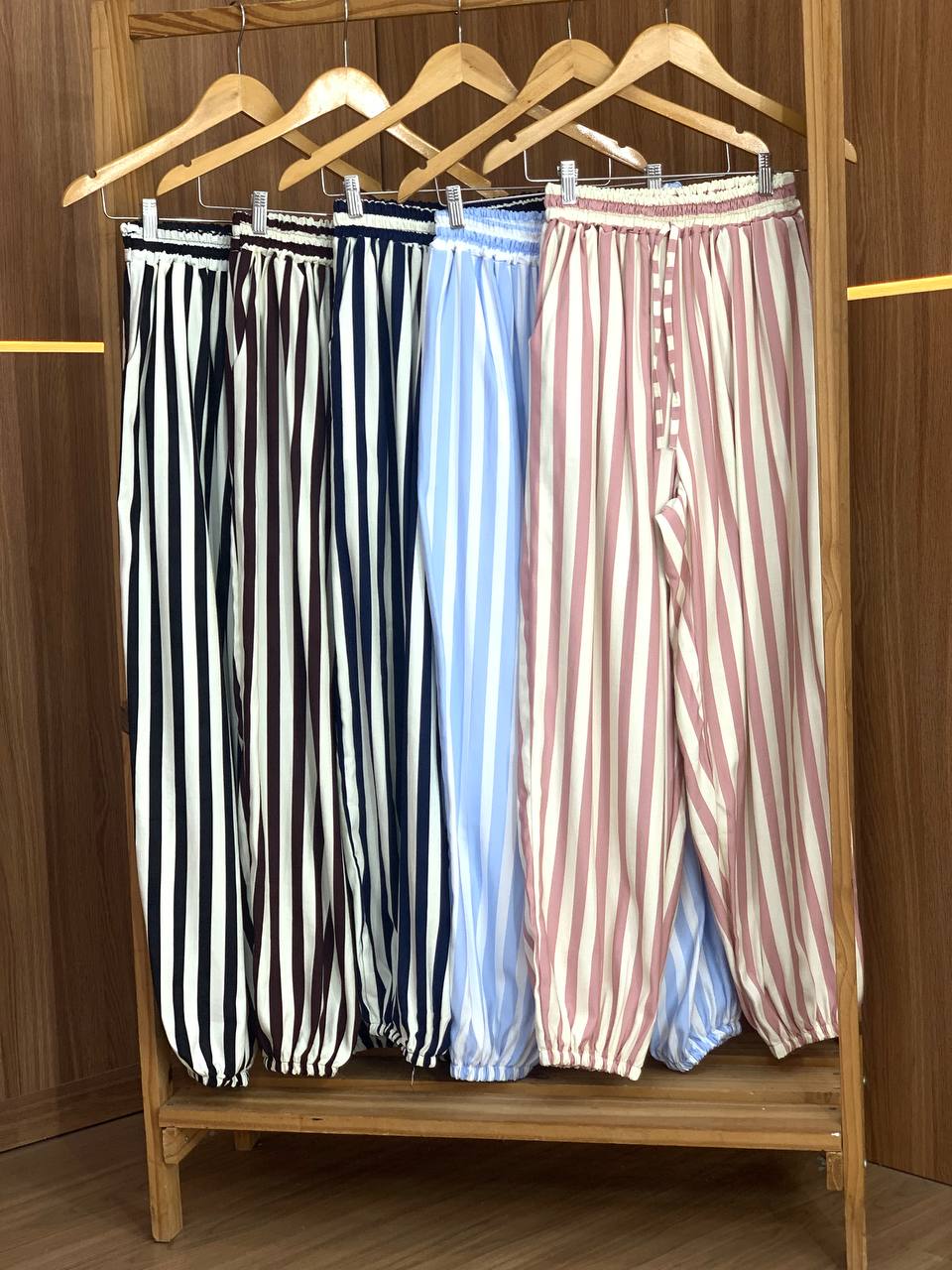 (SHU) CALÇA BALLON LISTRADA EM VISCOLINHO