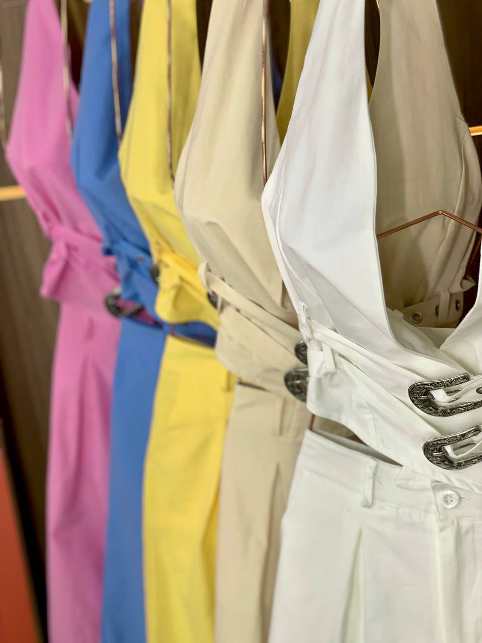 (ONS) CONJUNTO BERMUDA + CROPPED FRENTE UNICA DET. 2 CINTOS